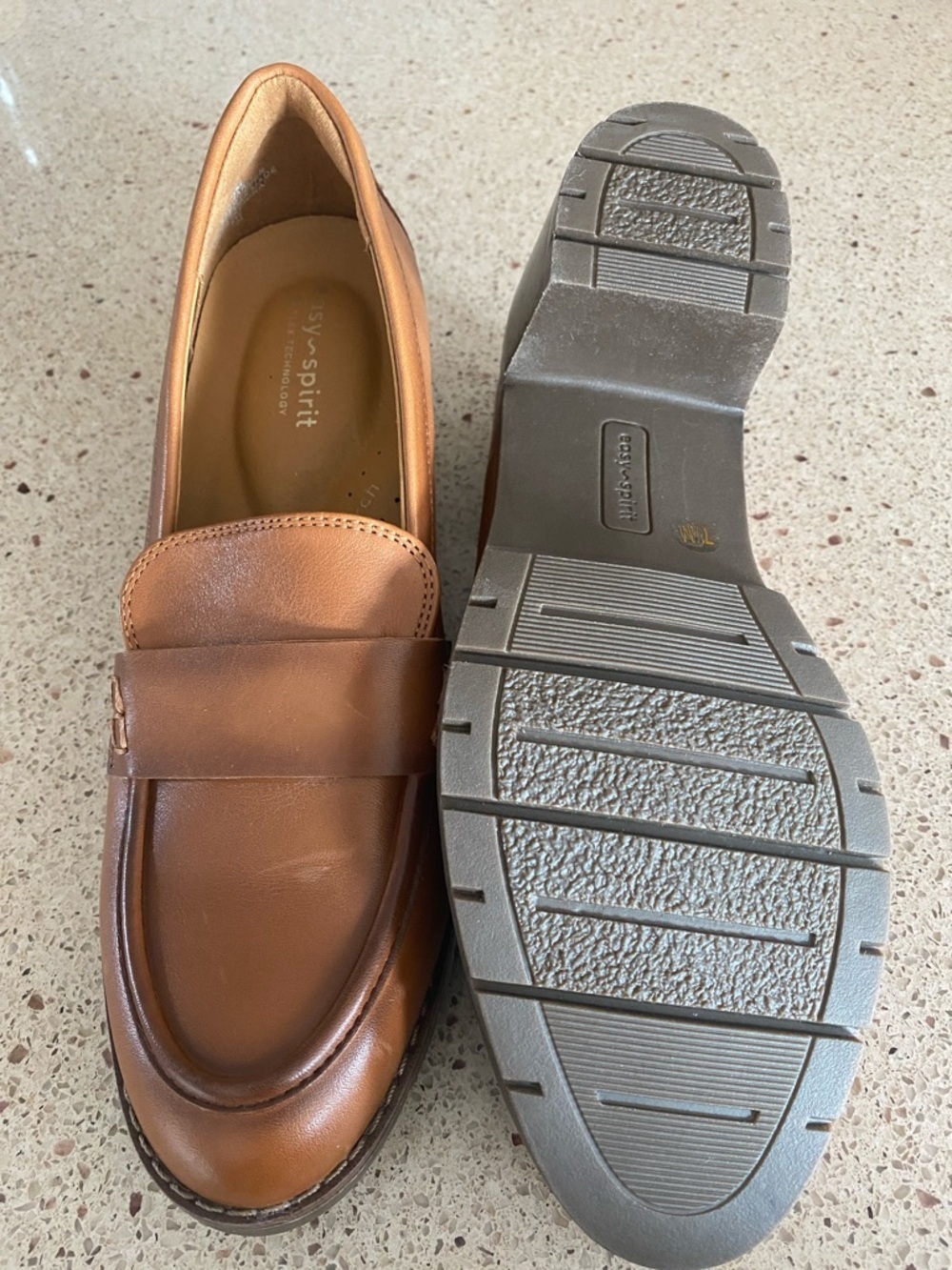 NWOT Easy Spirit WOMEN Tan Leather Slip-On Penny Loafers